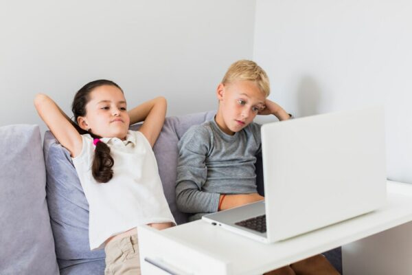 Як захистити дитину онлайн під час літніх канікул?