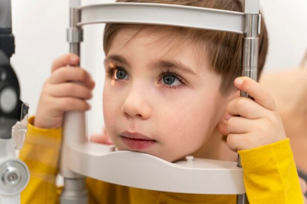 обстеження в дитячого офтальмолога